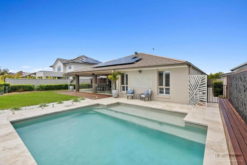 Holiday home Waters Edge! Banksia Beach