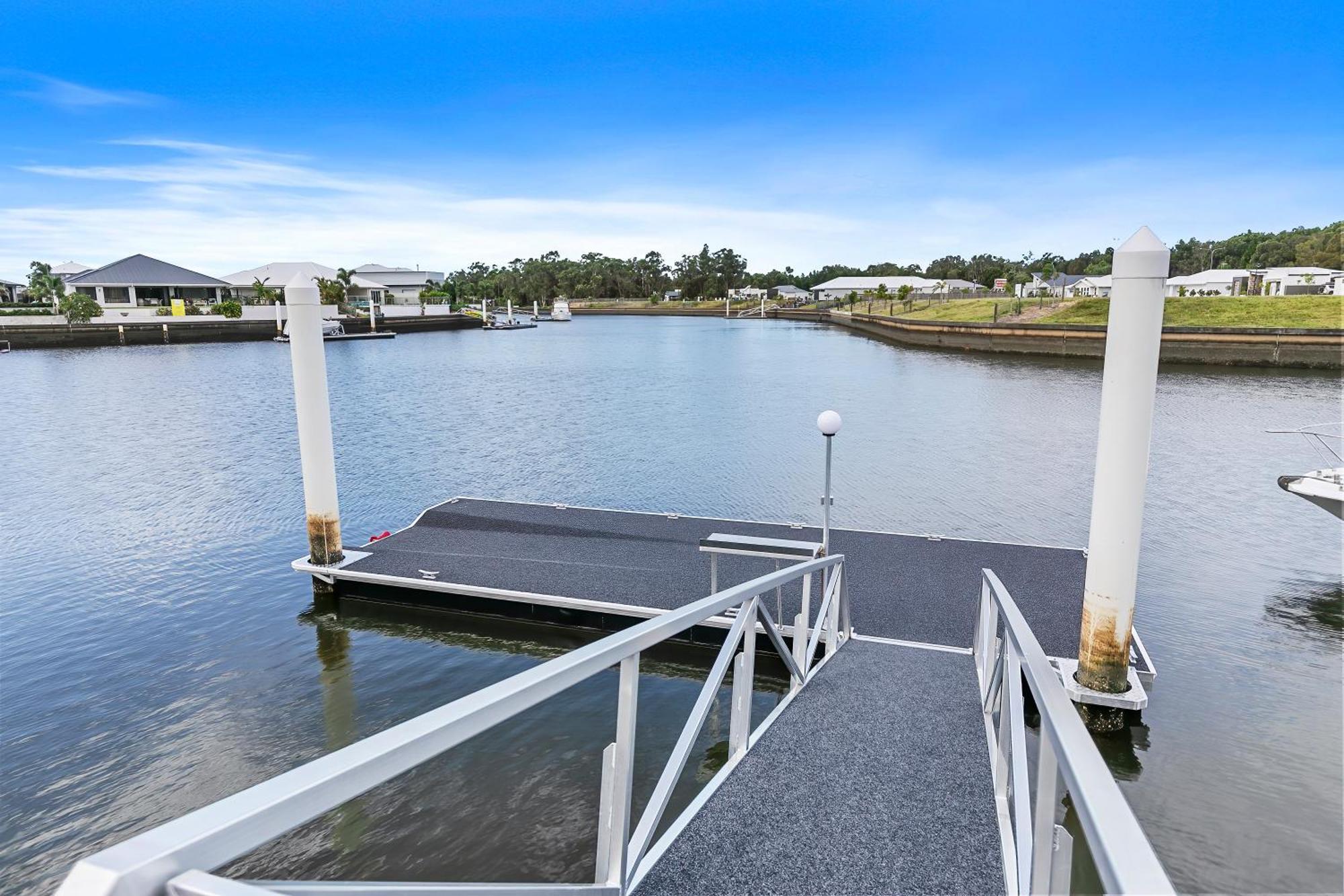 Waters Edge! Holiday home Banksia Beach