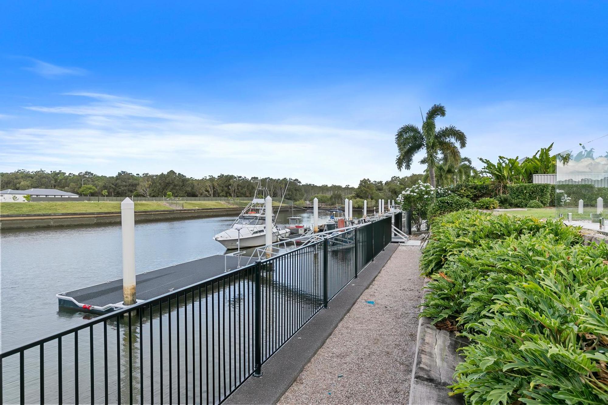 Waters Edge! Banksia Beach